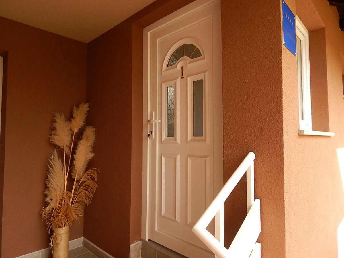 Studio Apartman Lakasa ราโควิซา ภายนอก รูปภาพ